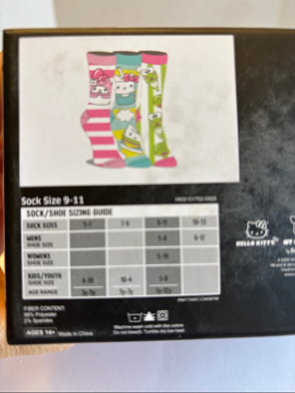 Sanrio Hello Kitty 3 Pair Crew Socks Food Truck Gift Box - Picture 3 of 3